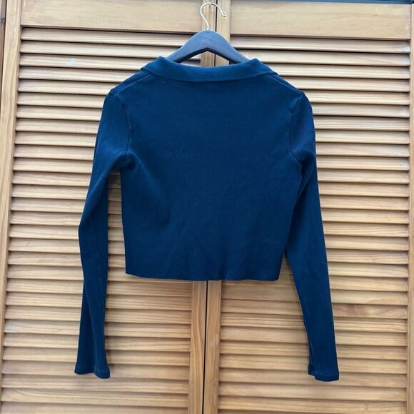 Brandy Melville navy blue button up sweater small - Picture 5 of 5